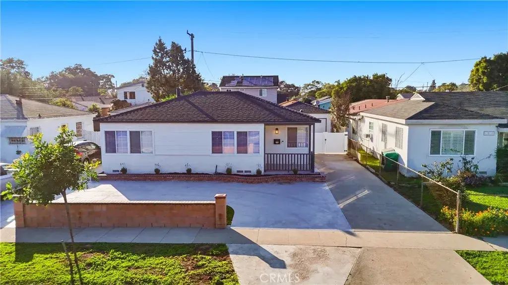 2835 Delta, Long Beach