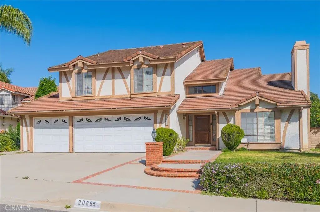 20885 Starshine, Walnut