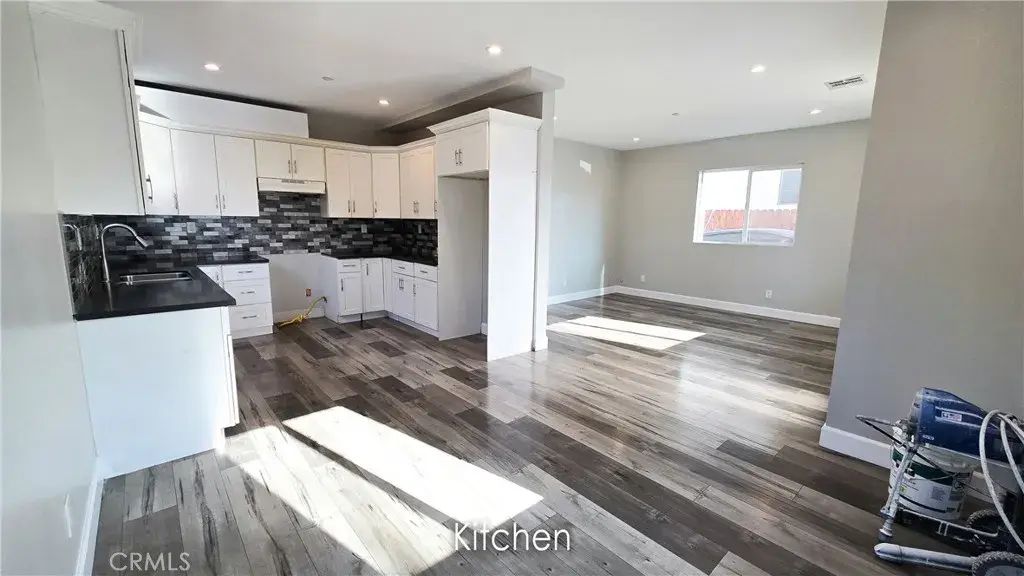132 E 104th, Los Angeles