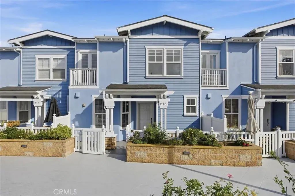 213 Aviation Place, Manhattan Beach