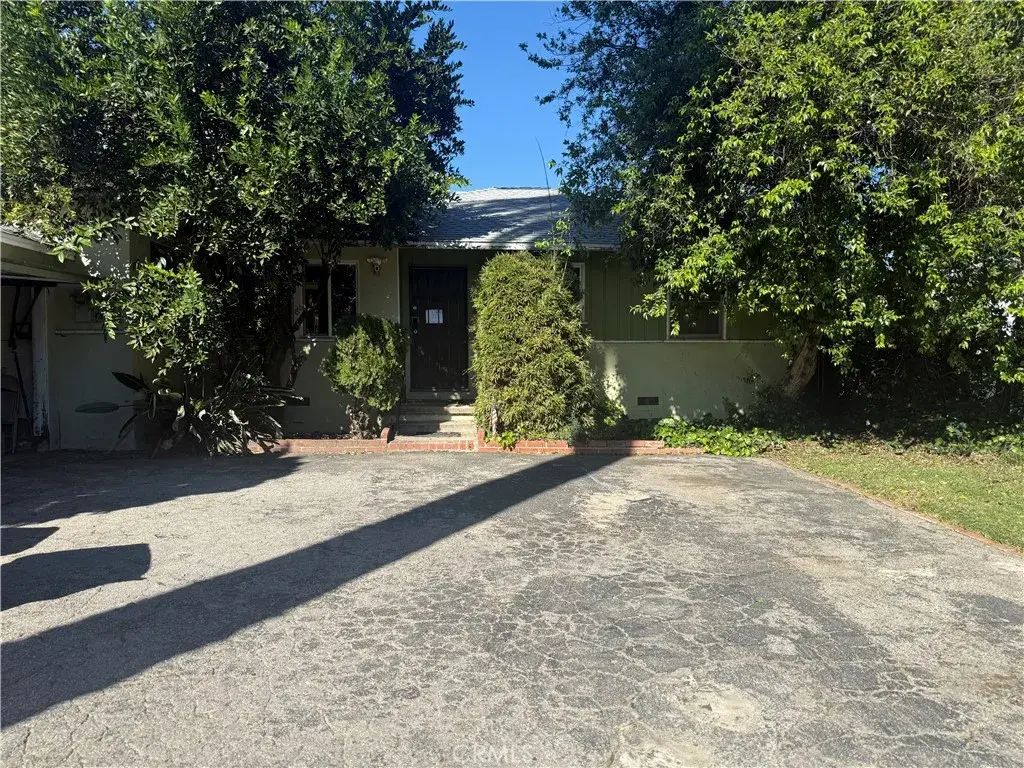19131 Lanark, Reseda