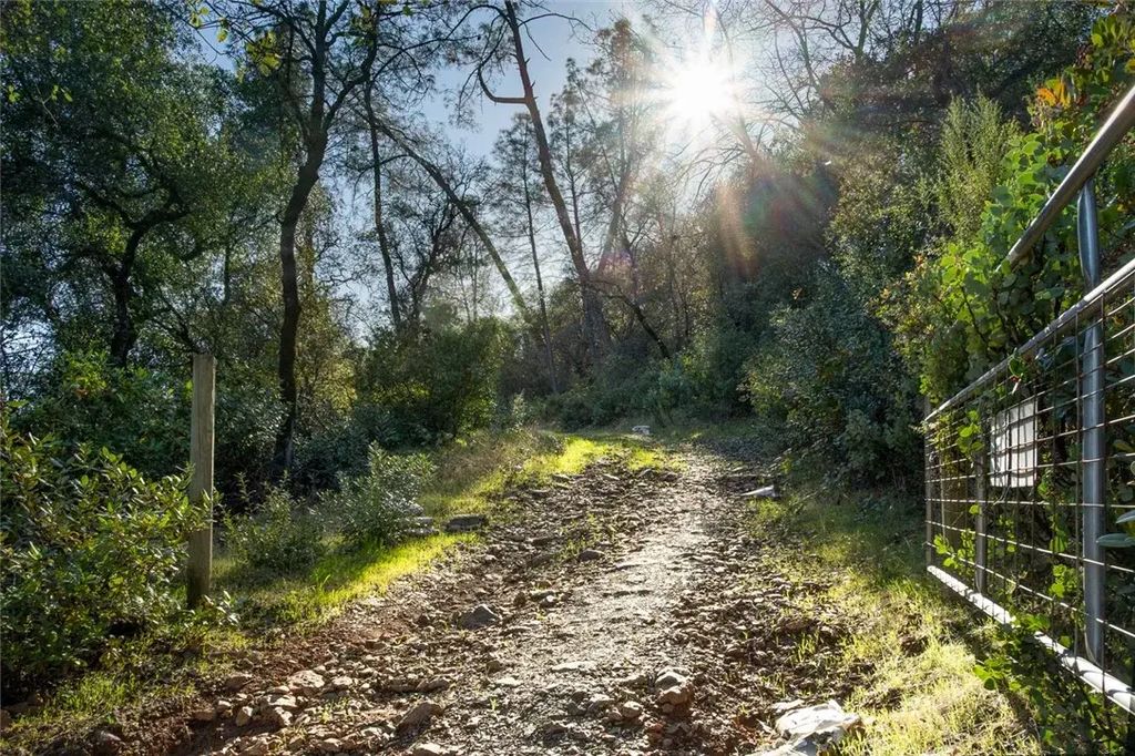 Condor Road, Cherokee