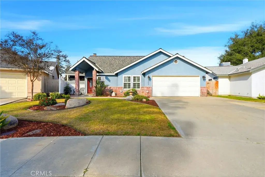 5028 W Hillsdale, Visalia