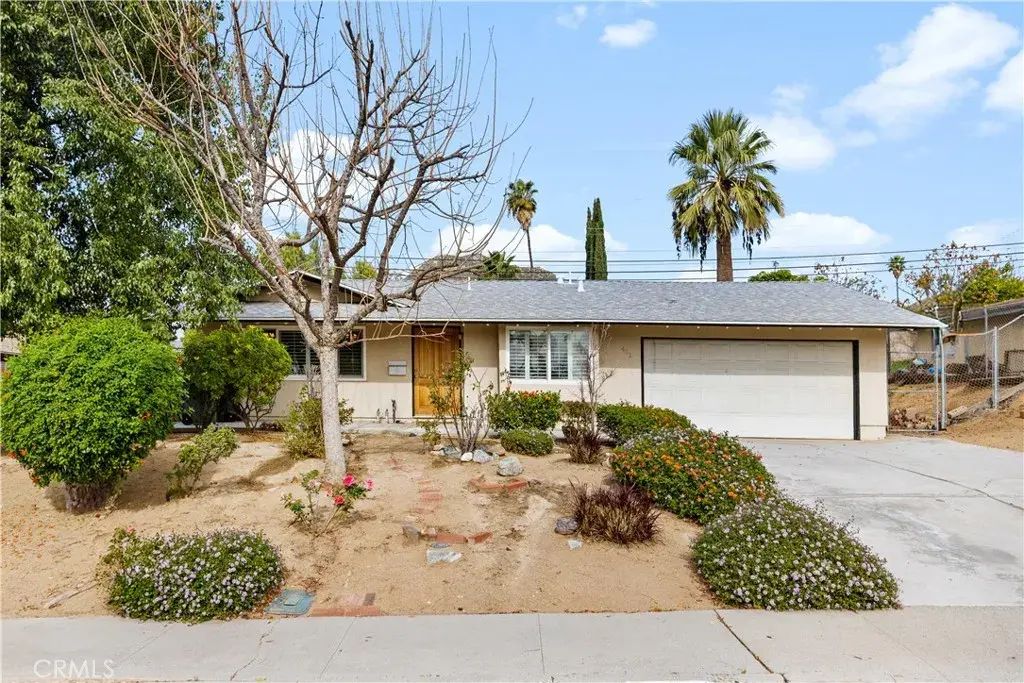 461 W Blaine, Riverside