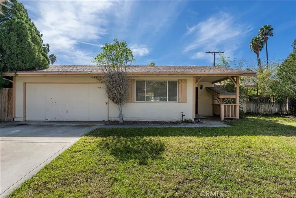 658 Glenhill, Riverside