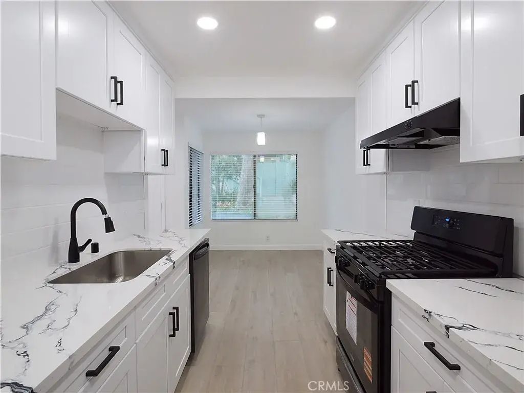 20561 S Vermont 7, Torrance