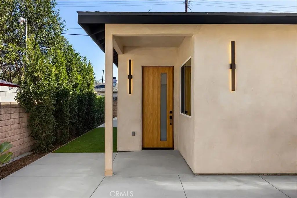 6950 Amestoy Avenue, Lake Balboa