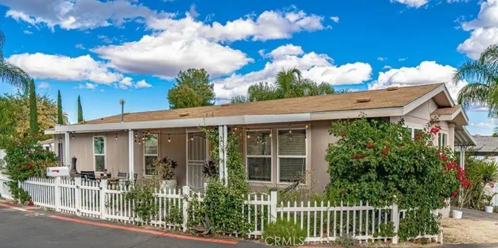 30000 Hasley Canyon Rd 25, Castaic