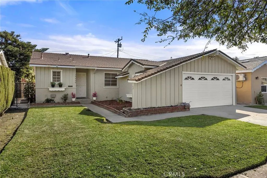 15330 Virginia Ave, Paramount