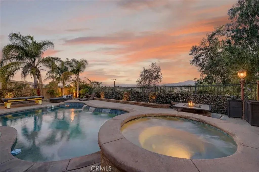 17388 Hawkwood, Riverside