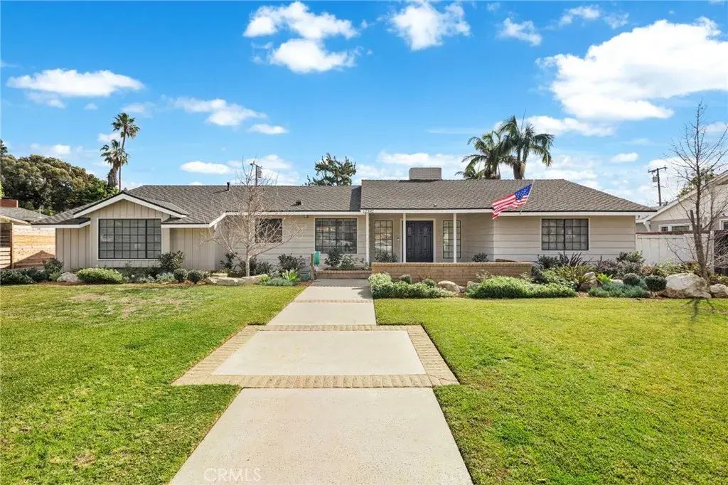 12392 Country Lane, North Tustin