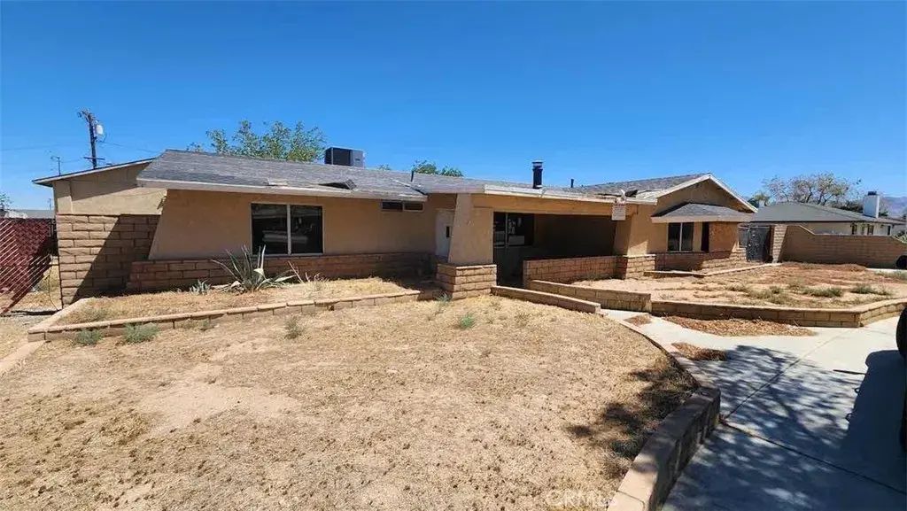 22330 Miramot Road, Apple Valley