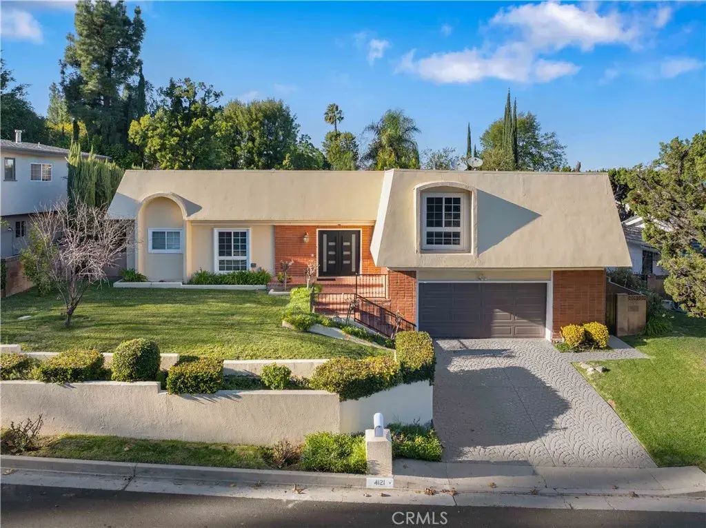 4121 Picasso, Woodland Hills