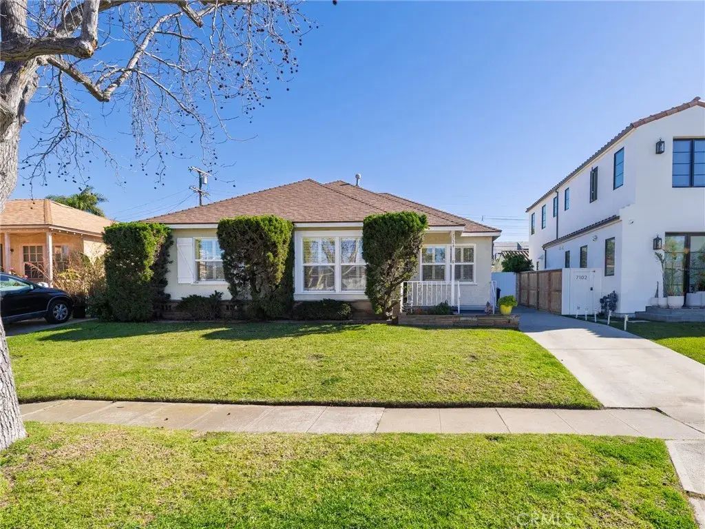 7024 Alverstone, Los Angeles