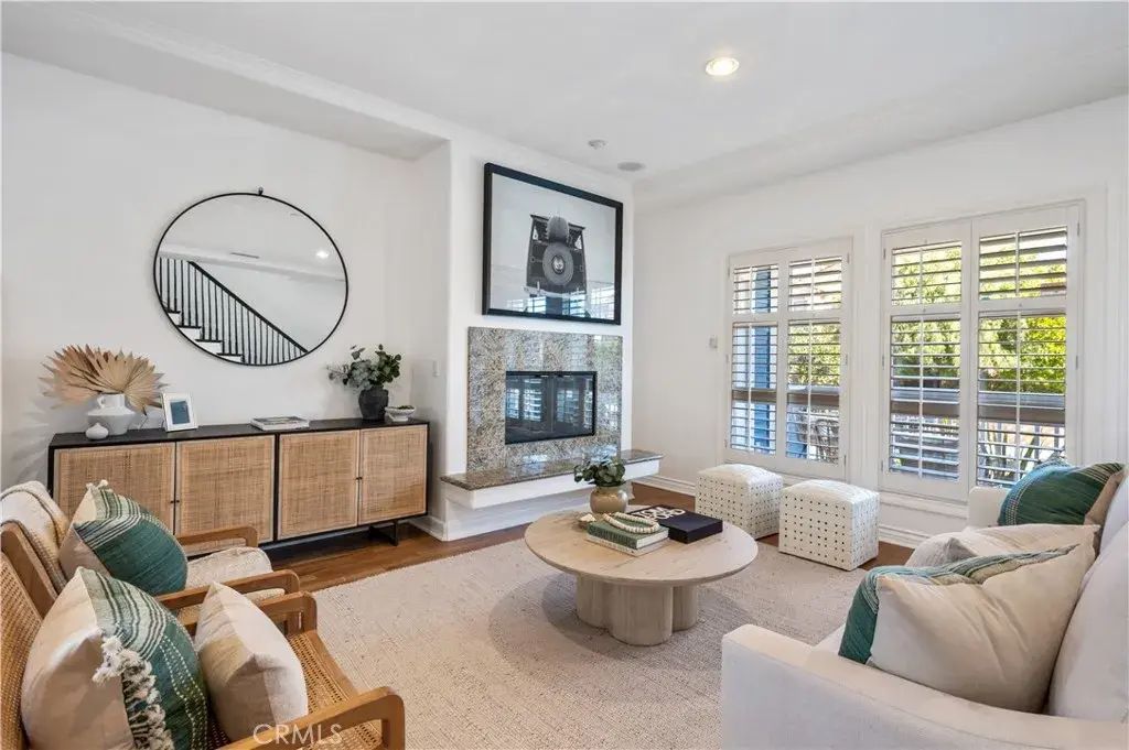 311 Aviation Place, Manhattan Beach