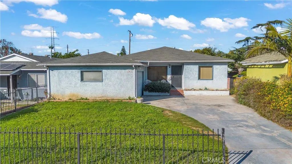1243 W 122nd, Los Angeles