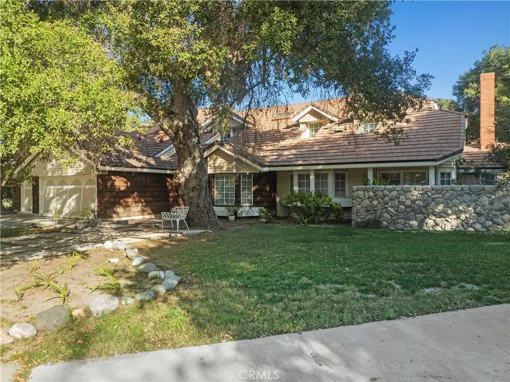 15669 Live Oak Springs Canyon, Canyon Country