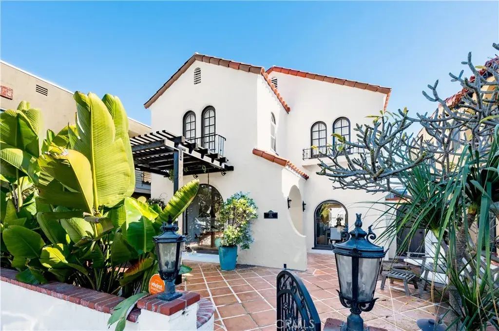 34 Ximeno Avenue, Long Beach