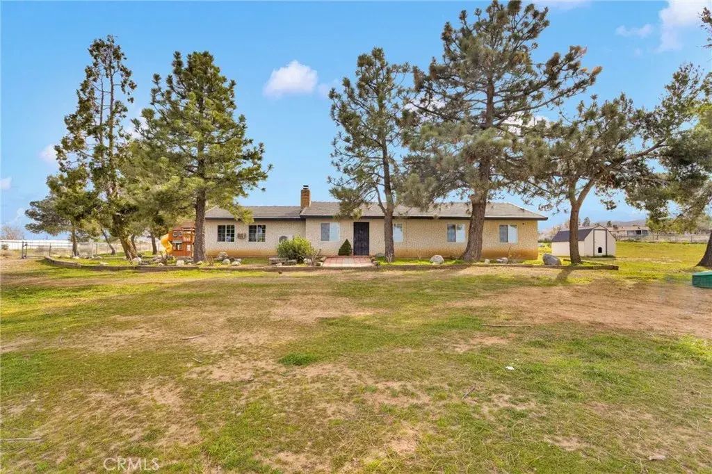4875 Sunnyslope, Phelan