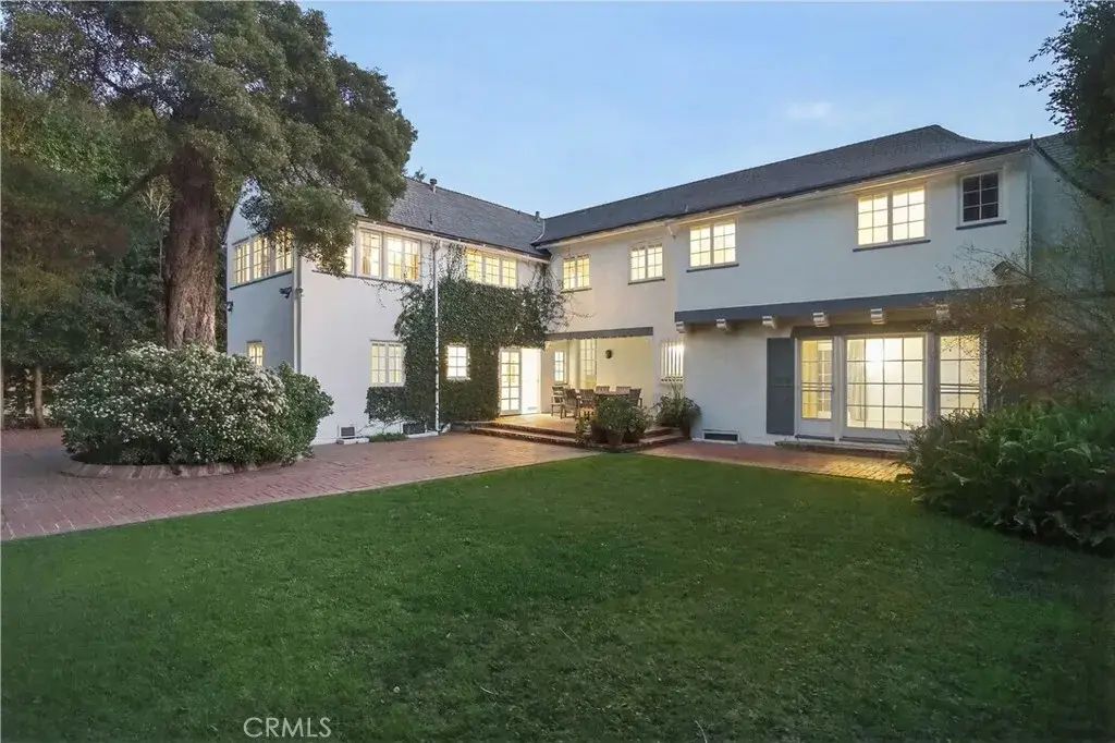 6211 Warner Drive, Los Angeles
