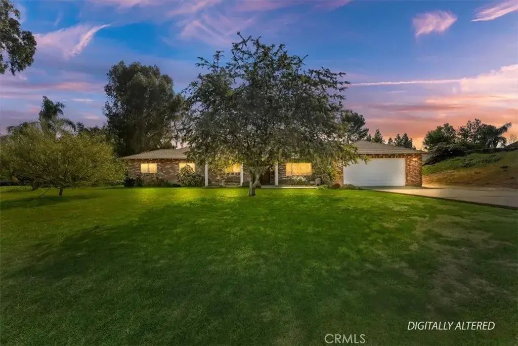 16563 Tava, Riverside