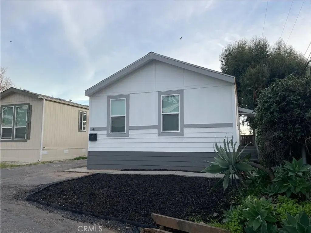 520 Pine 4, Goleta