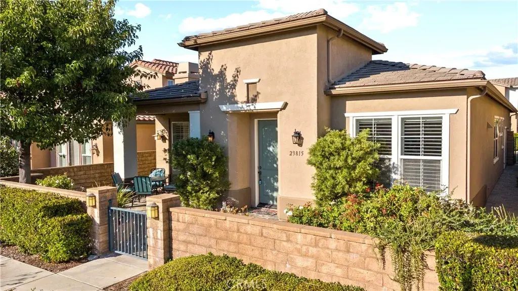 23815 Balsa Court, Valencia