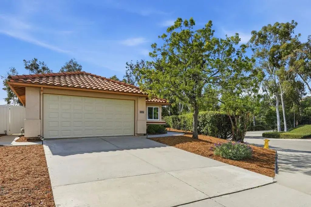 10896 Pointed Oak Lane, 