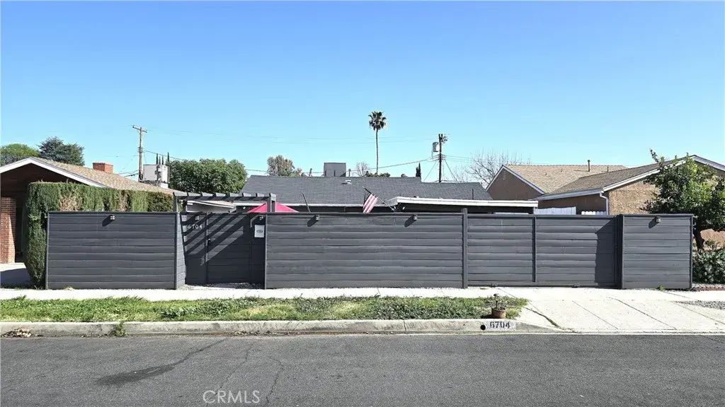 6704 Rhea Avenue, Reseda