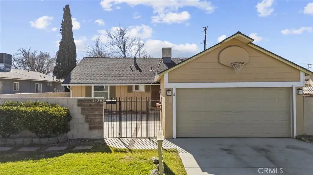 1438 W Jackman Street, Lancaster