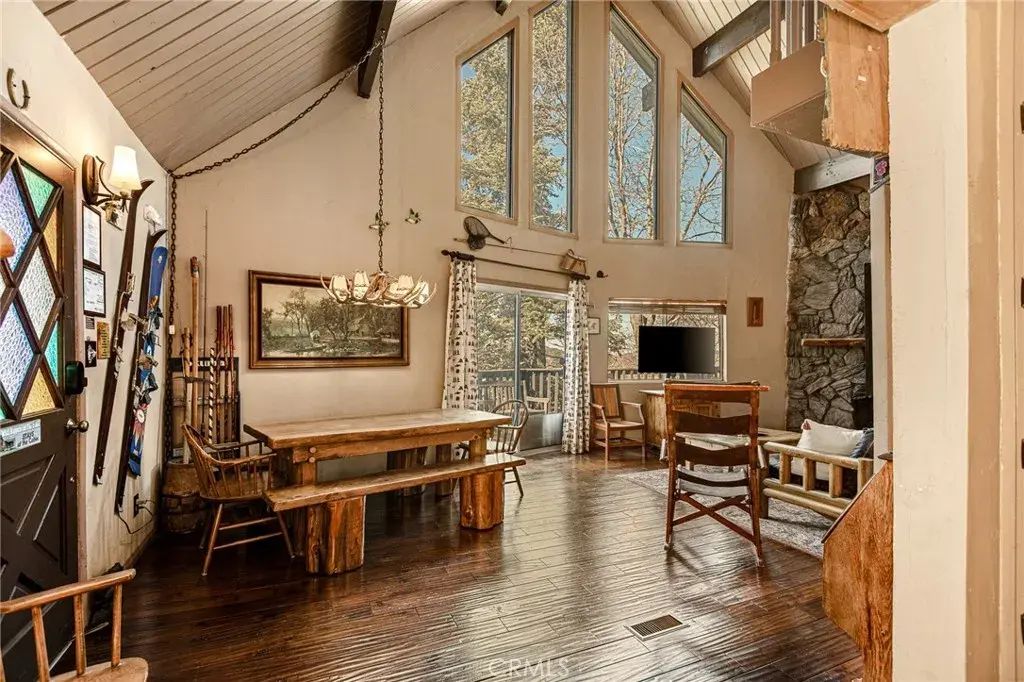 1256 Grass Valley, Lake Arrowhead