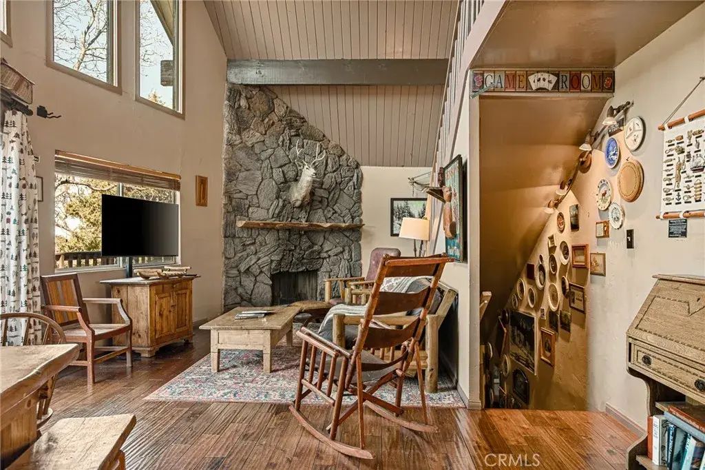 1256 Grass Valley, Lake Arrowhead