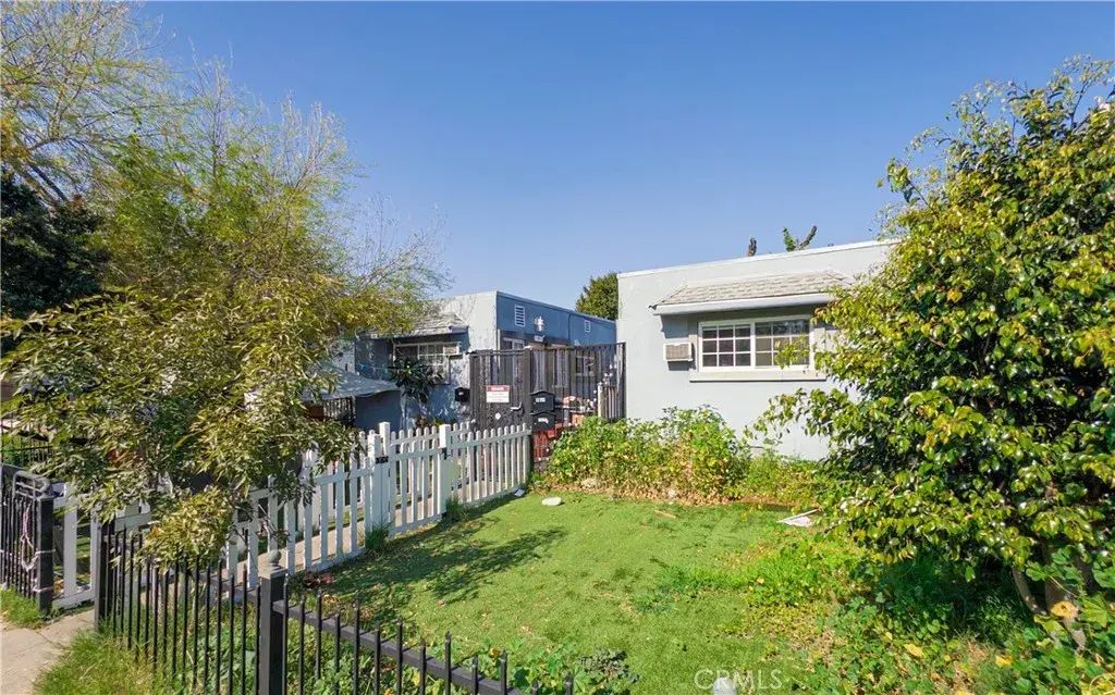 1361 W Vernon Avenue, Los Angeles