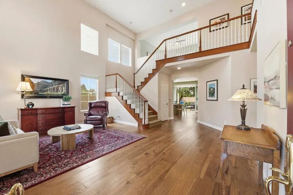 5091 Seashell Place, 