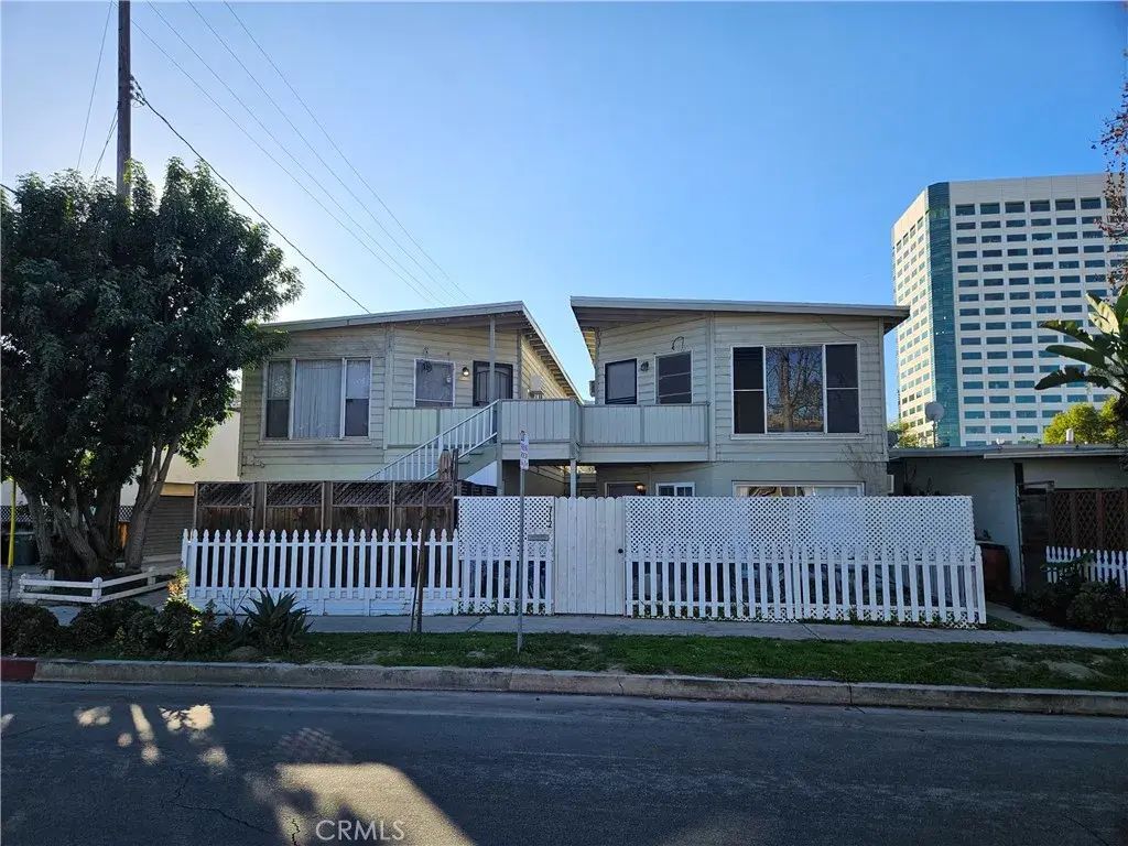 3712 W Heffron, Burbank