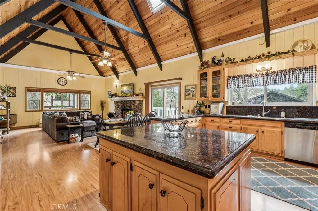 200 Birchwood, Lake Arrowhead