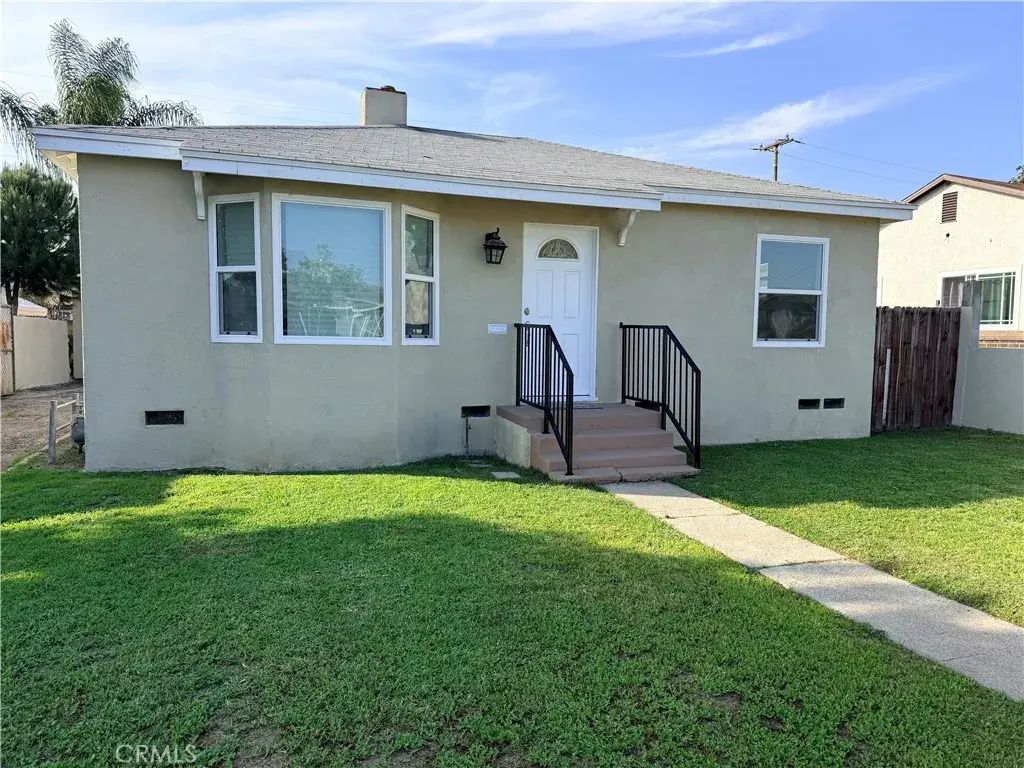 2513 Travers, Commerce