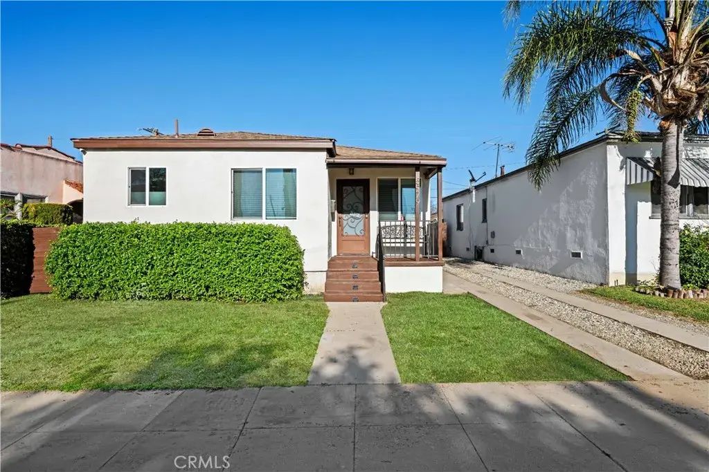 5979 Hereford, Los Angeles