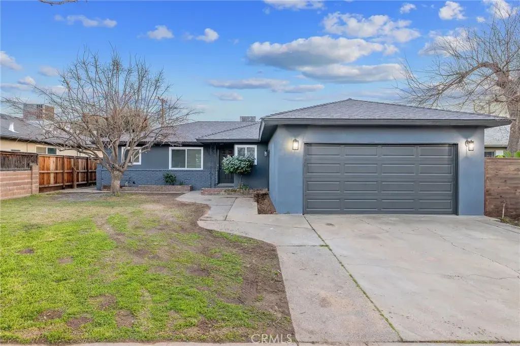 697 E Scott Avenue, Fresno