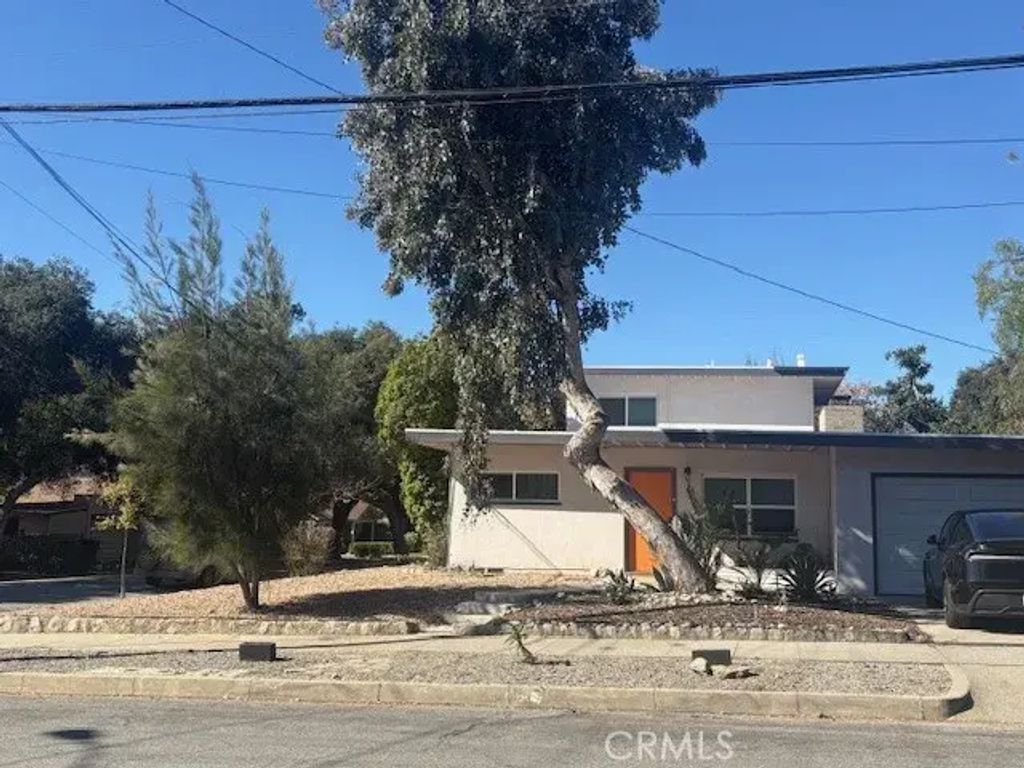1103 Yale, Claremont