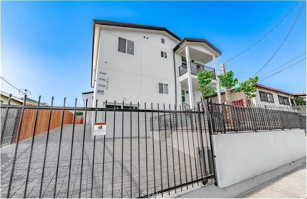 3743 Lanfranco Street, Los Angeles