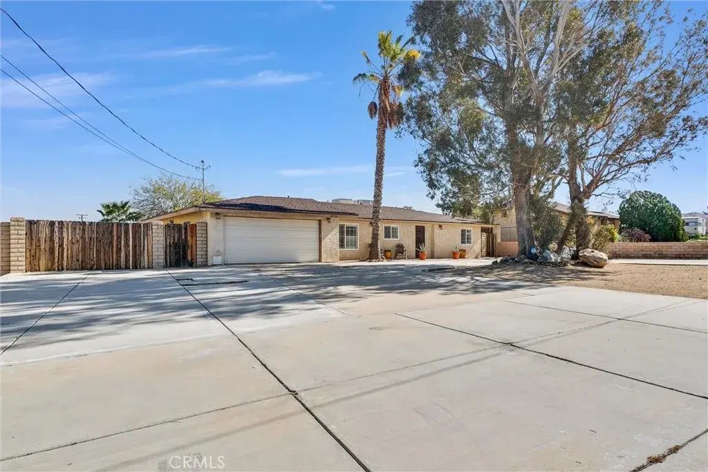 6929 La Habra, Yucca Valley