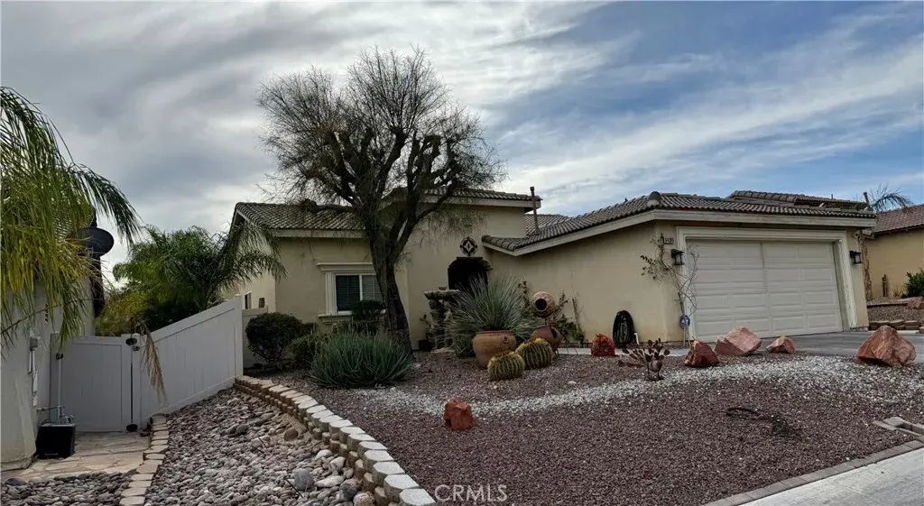 64069 Olympic Mountain, Desert Hot Springs