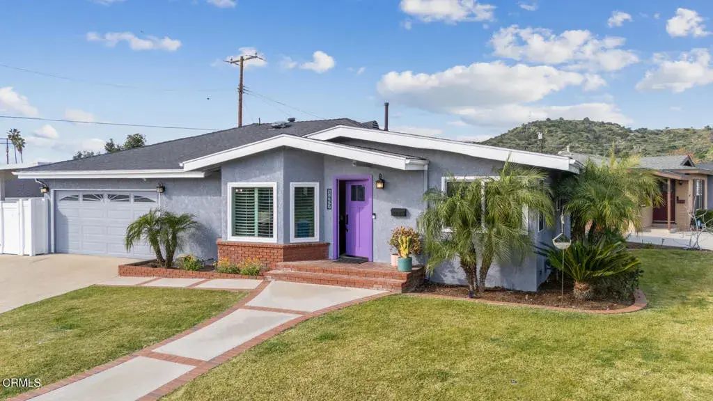 1457 S Burnaby Drive, Glendora