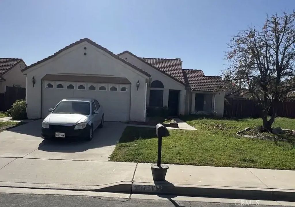 23757 Cockatiel, Moreno Valley