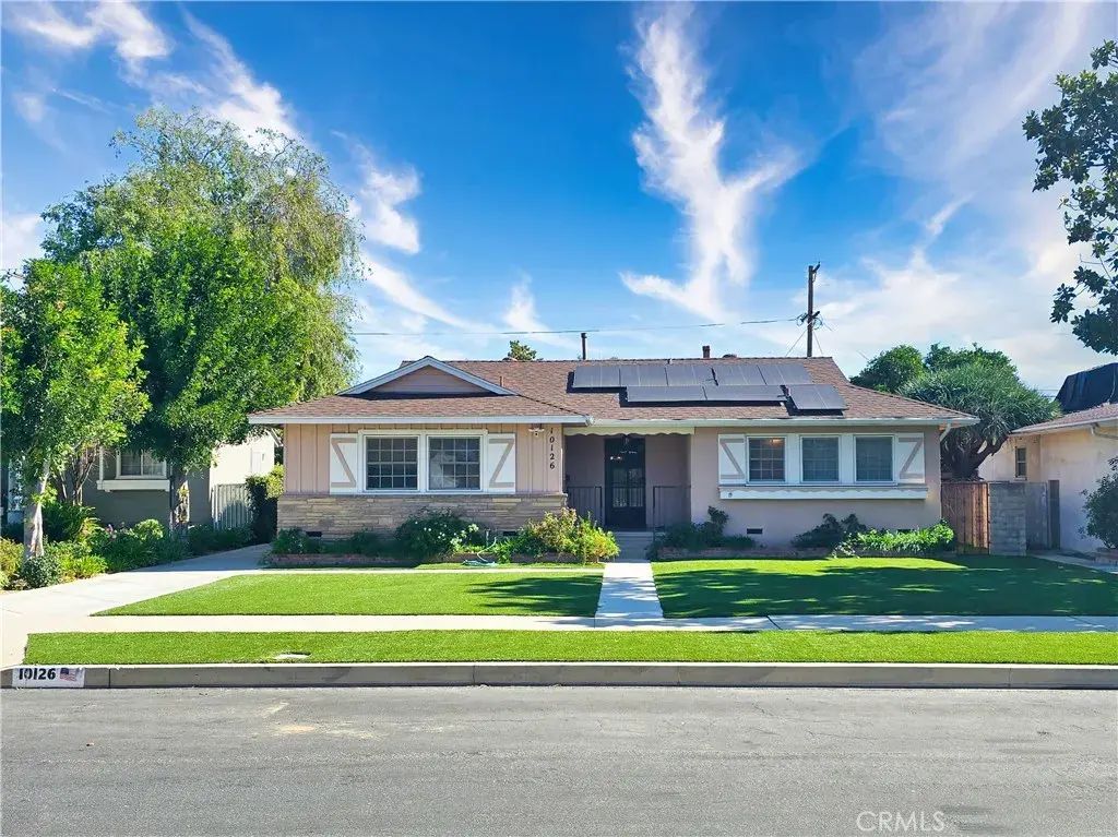 10126 Collett, North Hills