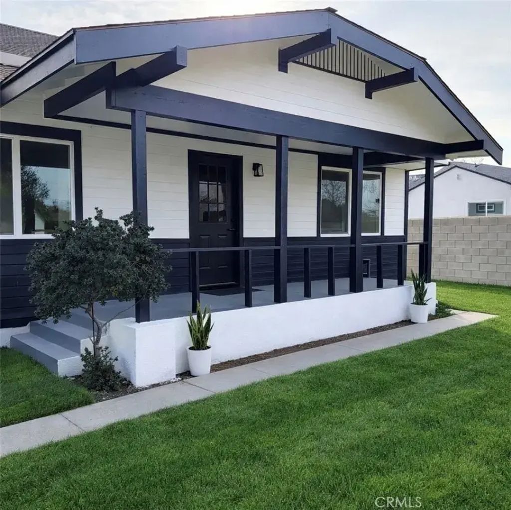 215 8th, Bakersfield