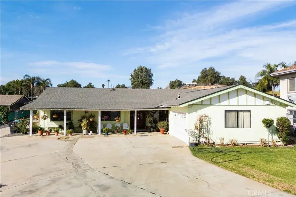 2160 Temescal Avenue, Norco