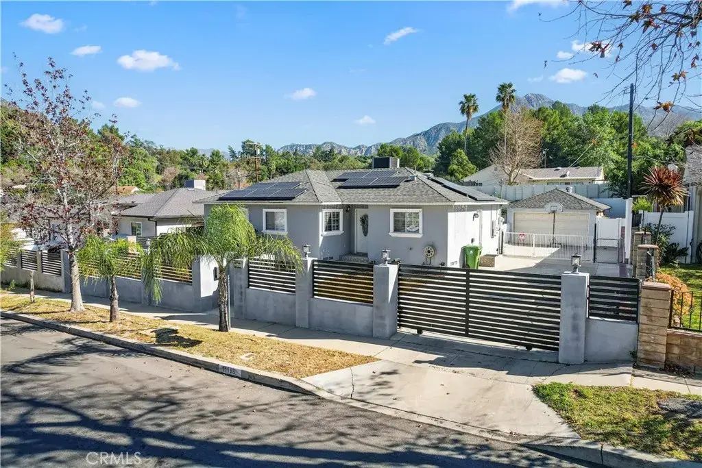 11108 Leolang Ave, Sunland