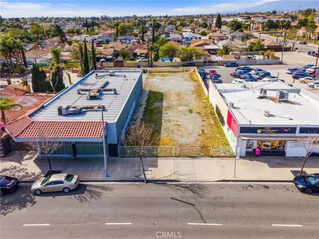 8830 Sierra, Fontana